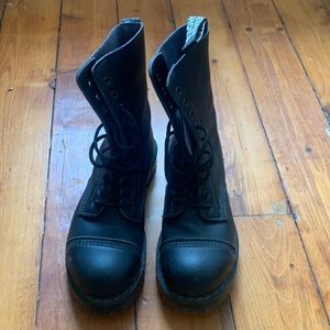 Vegetarian Shoes steel toe combat boot (similar to Dr Martens)